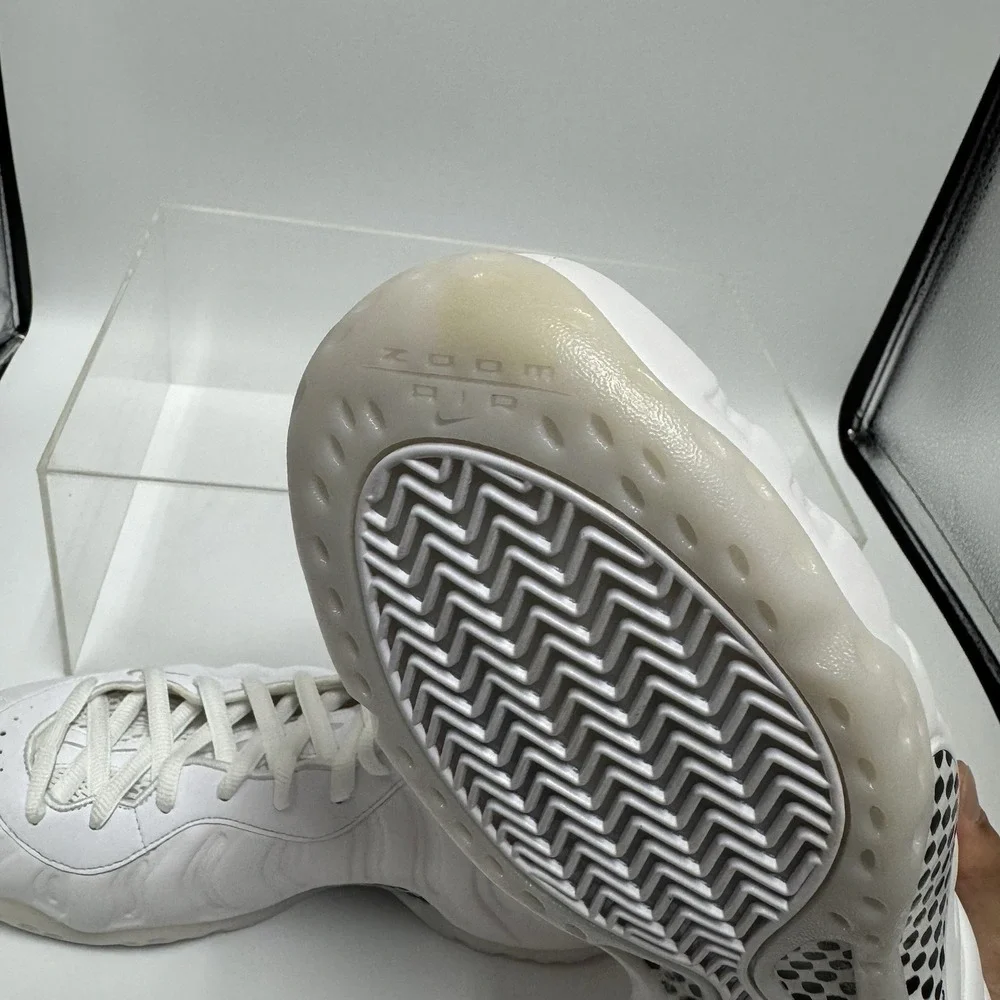 Brand New Nike Air Foamposite One Triple White Sneaker HJ5195-100 Men's Size 8.5